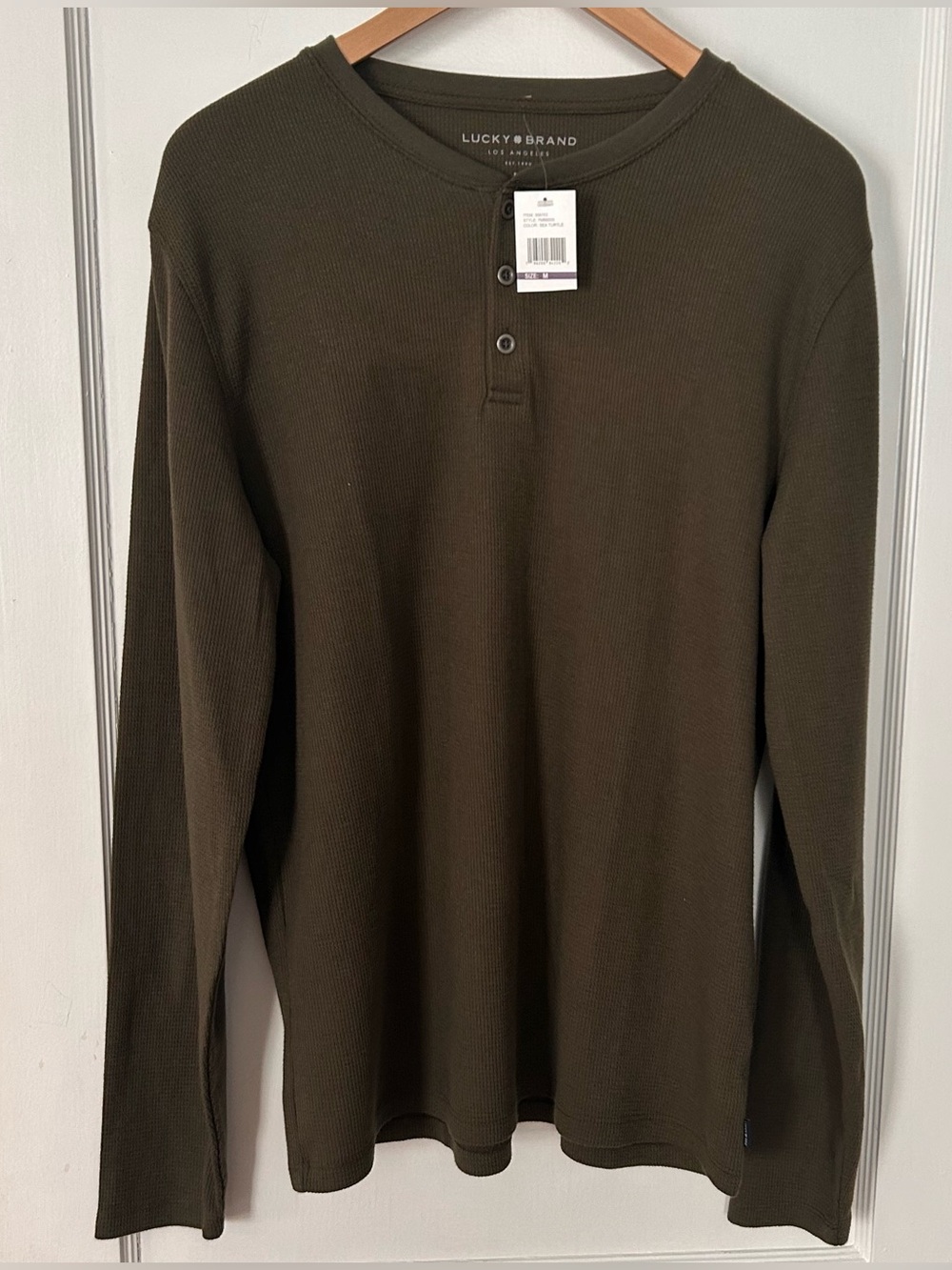 Lucky Brand NWT Men’s Size M Long Sleeve Waffle Knit Henley Sweater - Picture 2 of 13